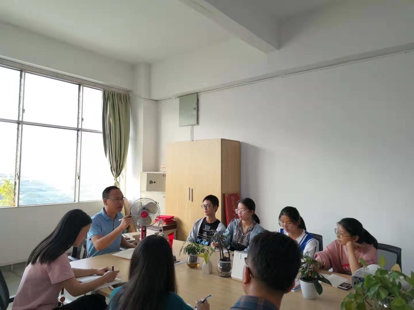 座谈会2.jpg 新老澳门香港原料网站