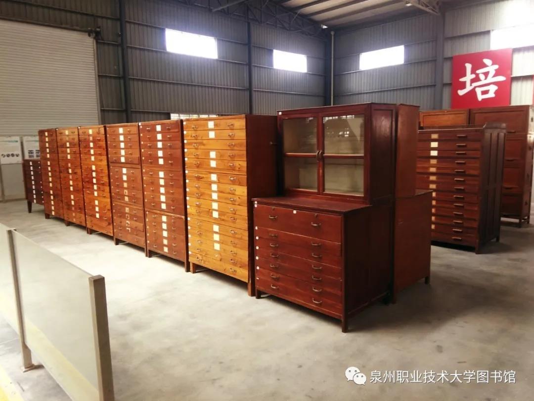 书架1.jpg 新老澳门香港原料网站
